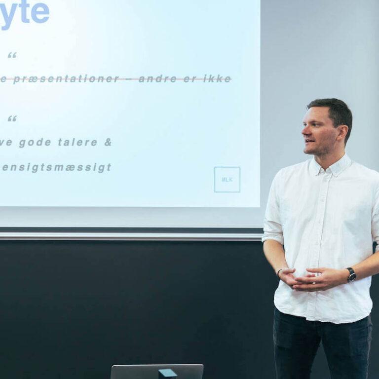 Retorisk rådgiver Michael Liepke Kruse holder oplæg om præsentationsteknik